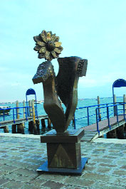 Скульптура на Славянской набережной в Кастелло.